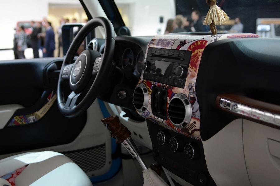  Jeep Wrangler Chief Concept 2015 года  (фото 10 из 22)